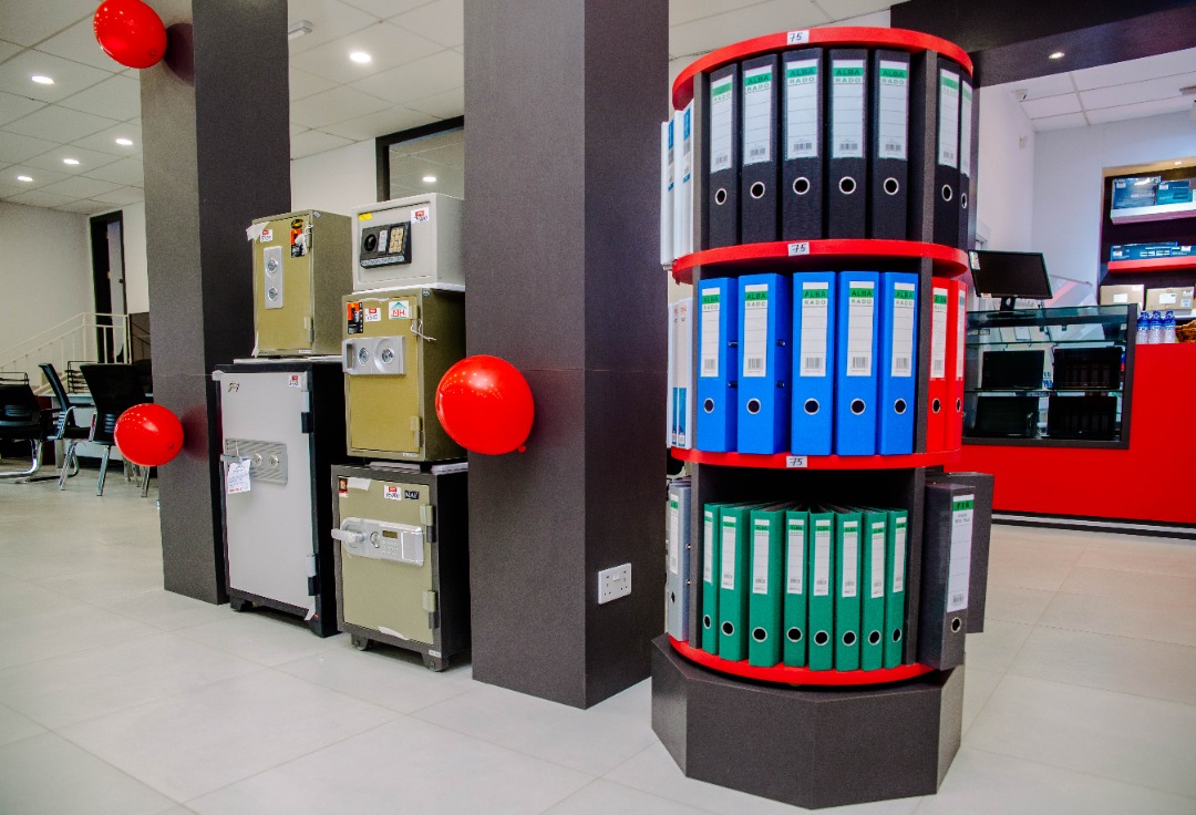 Kitchenette and Appliances